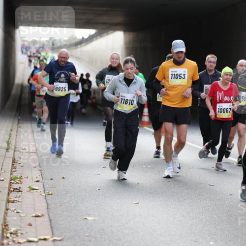 05.10.2025 - 20. swb-Marathon Bremen Michael Strokosch http://msf.ph/oto/9207653 05.10.2025 10:54:44 Laufen 105, 9925, 10, 11610, 11053, 50, 10067 meine-sportfotos.de