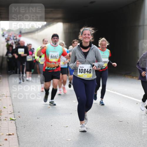 05.10.2025 - 20. swb-Marathon Bremen Michael Strokosch http://msf.ph/oto/9207654 05.10.2025 11:01:46 Laufen 9002, 10840, 0706 meine-sportfotos.de