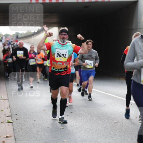 05.10.2025 - 20. swb-Marathon Bremen Michael Strokosch http://msf.ph/oto/9207662 05.10.2025 11:01:47 Laufen 11479, 9002, 0132, 10840 meine-sportfotos.de