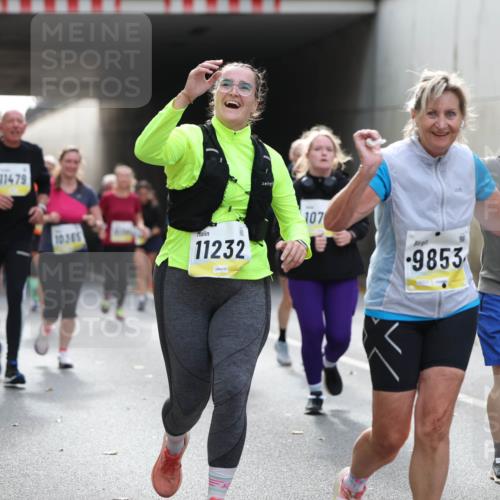 05.10.2025 - 20. swb-Marathon Bremen Michael Strokosch http://msf.ph/oto/9207678 05.10.2025 11:01:51 Laufen 11479, 10365, 11232, 107, 9853, 10132 meine-sportfotos.de