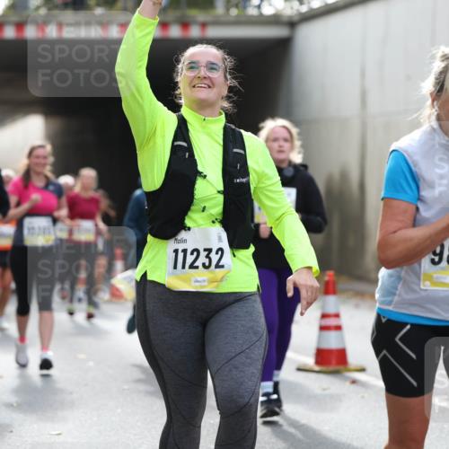 05.10.2025 - 20. swb-Marathon Bremen Michael Strokosch http://msf.ph/oto/9207682 05.10.2025 11:01:51 Laufen 11479, 11232, 9853, 132 meine-sportfotos.de