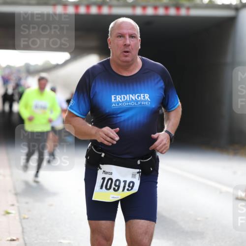 05.10.2025 - 20. swb-Marathon Bremen Michael Strokosch http://msf.ph/oto/9207709 05.10.2025 10:54:57 Laufen 10919, 9272 meine-sportfotos.de