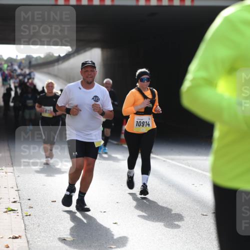 05.10.2025 - 20. swb-Marathon Bremen Michael Strokosch http://msf.ph/oto/9207725 05.10.2025 10:55:01 Laufen 61, 10914, 1035 meine-sportfotos.de