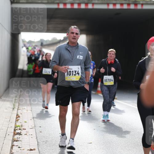 05.10.2025 - 20. swb-Marathon Bremen Michael Strokosch http://msf.ph/oto/9207730 05.10.2025 11:02:03 Laufen 11028, 10134, 10784 meine-sportfotos.de