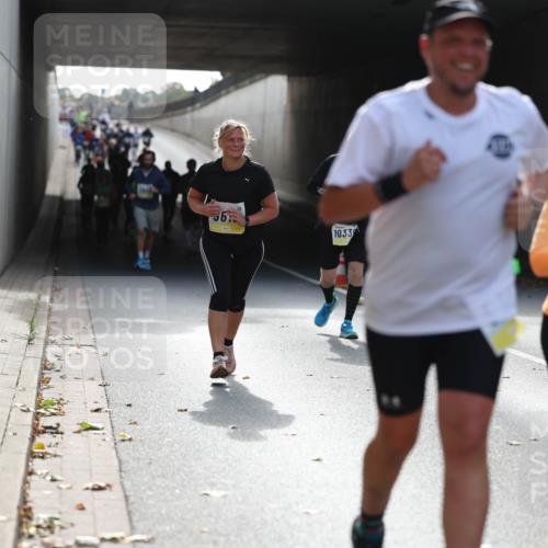 05.10.2025 - 20. swb-Marathon Bremen Michael Strokosch http://msf.ph/oto/9207733 05.10.2025 10:55:03 Laufen 36, 1033, 10914 meine-sportfotos.de