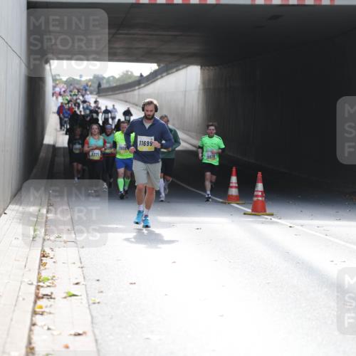 05.10.2025 - 20. swb-Marathon Bremen Michael Strokosch http://msf.ph/oto/9207742 05.10.2025 10:55:08 Laufen 7908, 9371, 11699, 10518 meine-sportfotos.de