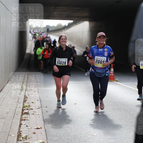 05.10.2025 - 20. swb-Marathon Bremen Michael Strokosch http://msf.ph/oto/9207745 05.10.2025 11:02:05 Laufen 11028, 7069, 9892 meine-sportfotos.de