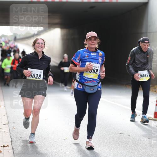 05.10.2025 - 20. swb-Marathon Bremen Michael Strokosch http://msf.ph/oto/9207752 05.10.2025 11:02:06 Laufen 18, 1028, 369, 9892, 16 meine-sportfotos.de