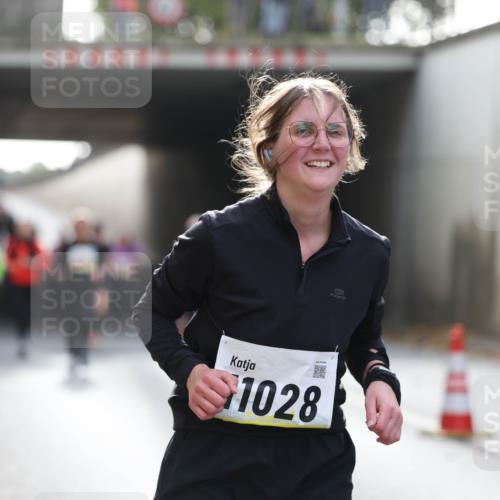 05.10.2025 - 20. swb-Marathon Bremen Michael Strokosch http://msf.ph/oto/9207766 05.10.2025 11:02:08 Laufen 1028 meine-sportfotos.de