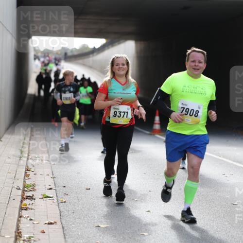 05.10.2025 - 20. swb-Marathon Bremen Michael Strokosch http://msf.ph/oto/9207776 05.10.2025 10:55:16 Laufen 1168, 20, 9371, 7908 meine-sportfotos.de