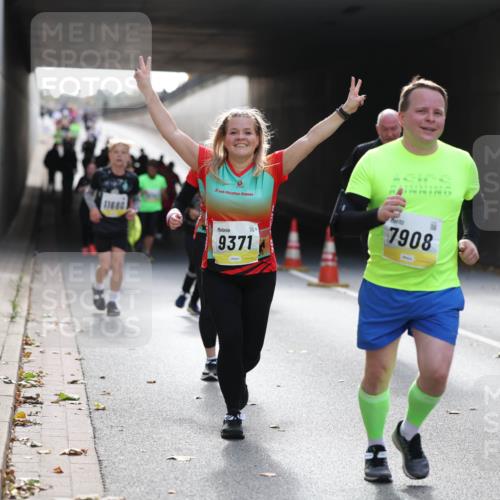 05.10.2025 - 20. swb-Marathon Bremen Michael Strokosch http://msf.ph/oto/9207780 05.10.2025 10:55:16 Laufen 11680, 7908, 9371 meine-sportfotos.de