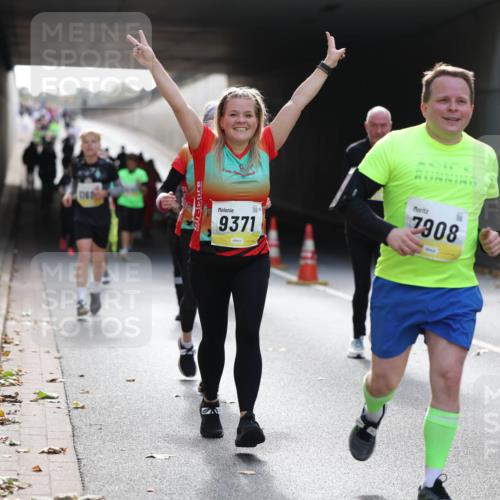 05.10.2025 - 20. swb-Marathon Bremen Michael Strokosch http://msf.ph/oto/9207782 05.10.2025 10:55:17 Laufen 9371, 22, 7908 meine-sportfotos.de