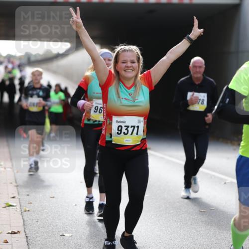 05.10.2025 - 20. swb-Marathon Bremen Michael Strokosch http://msf.ph/oto/9207788 05.10.2025 10:55:17 Laufen 78, 08, 96, 9371 meine-sportfotos.de