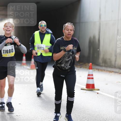 05.10.2025 - 20. swb-Marathon Bremen Michael Strokosch http://msf.ph/oto/9207802 05.10.2025 10:55:20 Laufen 10872, 11680 meine-sportfotos.de