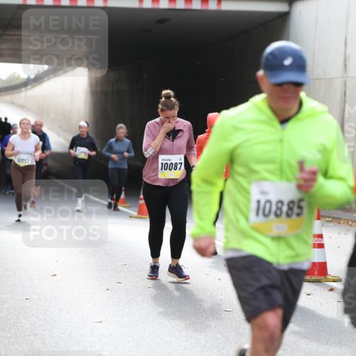 05.10.2025 - 20. swb-Marathon Bremen Michael Strokosch http://msf.ph/oto/9207805 05.10.2025 11:02:16 Laufen 10051, 10087, 10885 meine-sportfotos.de