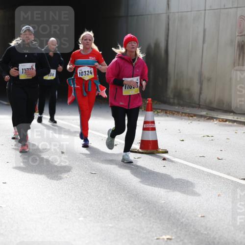 05.10.2025 - 20. swb-Marathon Bremen Michael Strokosch http://msf.ph/oto/9207831 05.10.2025 10:55:29 Laufen 11223, 08, 10324, 110, 00 meine-sportfotos.de