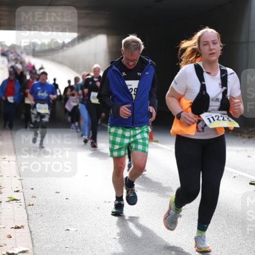 05.10.2025 - 20. swb-Marathon Bremen Michael Strokosch http://msf.ph/oto/9207856 05.10.2025 10:55:32 Laufen 29, 11223 meine-sportfotos.de