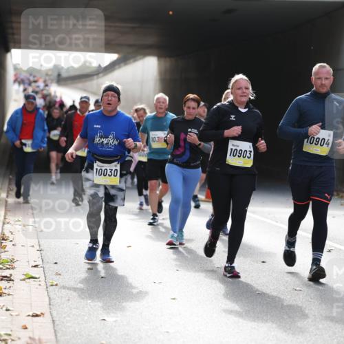 05.10.2025 - 20. swb-Marathon Bremen Michael Strokosch http://msf.ph/oto/9207867 05.10.2025 10:55:36 Laufen 10030, 10903, 10904 meine-sportfotos.de