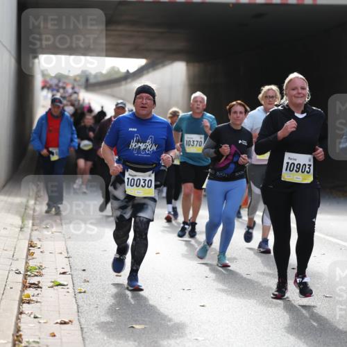 05.10.2025 - 20. swb-Marathon Bremen Michael Strokosch http://msf.ph/oto/9207871 05.10.2025 10:55:36 Laufen 10030, 10370, 1, 10903, 10904 meine-sportfotos.de
