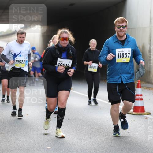 05.10.2025 - 20. swb-Marathon Bremen Michael Strokosch http://msf.ph/oto/9207872 05.10.2025 11:02:34 Laufen 10, 10522, 10214, 9887, 11037 meine-sportfotos.de
