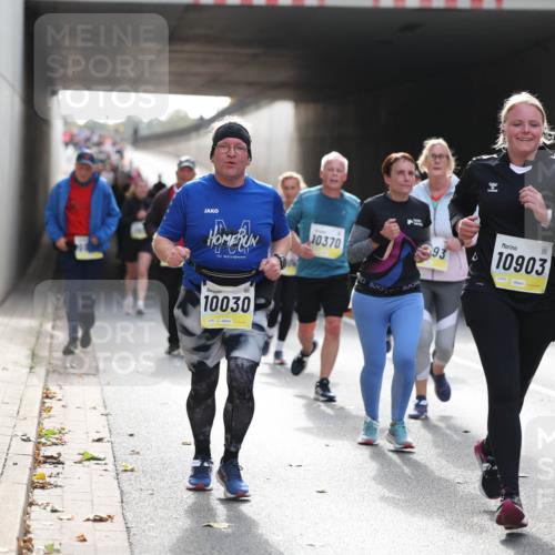 05.10.2025 - 20. swb-Marathon Bremen Michael Strokosch http://msf.ph/oto/9207875 05.10.2025 10:55:37 Laufen 10030, 10370, 93, 10903, 13442, 1090, 02441 meine-sportfotos.de