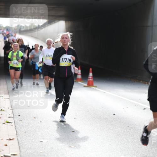 05.10.2025 - 20. swb-Marathon Bremen Michael Strokosch http://msf.ph/oto/9207893 05.10.2025 10:55:46 Laufen 11463, 9322, 11719, 9189 meine-sportfotos.de