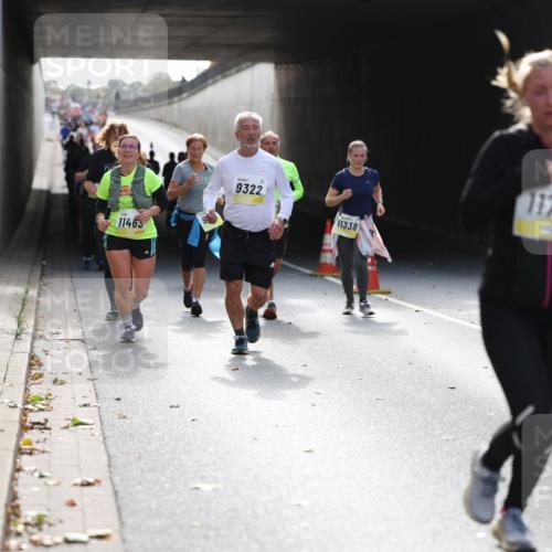 05.10.2025 - 20. swb-Marathon Bremen Michael Strokosch http://msf.ph/oto/9207901 05.10.2025 10:55:47 Laufen 9322, 11463, 11338, 11719 meine-sportfotos.de