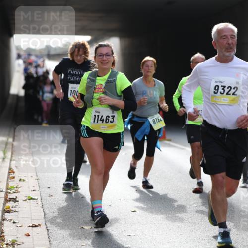 05.10.2025 - 20. swb-Marathon Bremen Michael Strokosch http://msf.ph/oto/9207918 05.10.2025 10:55:50 Laufen 100, 11463, 9182, 9322 meine-sportfotos.de