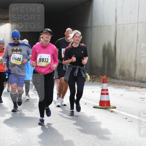05.10.2025 - 20. swb-Marathon Bremen Michael Strokosch http://msf.ph/oto/9207922 05.10.2025 11:02:42 Laufen 10, 72, 11486, 9912, 00 meine-sportfotos.de