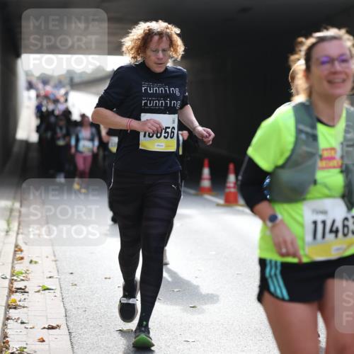 05.10.2025 - 20. swb-Marathon Bremen Michael Strokosch http://msf.ph/oto/9207925 05.10.2025 10:55:51 Laufen 10056, 11463, 11337 meine-sportfotos.de