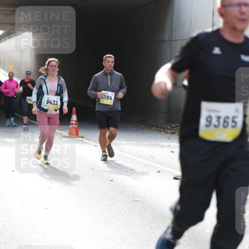 05.10.2025 - 20. swb-Marathon Bremen Michael Strokosch http://msf.ph/oto/9207943 05.10.2025 10:55:56 Laufen 10558, 1454, 19508, 436, 9432, 1194, 9365 meine-sportfotos.de