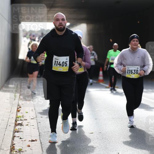 05.10.2025 - 20. swb-Marathon Bremen Michael Strokosch http://msf.ph/oto/9207947 05.10.2025 11:02:49 Laufen 11405, 11530, 11056, 7 meine-sportfotos.de
