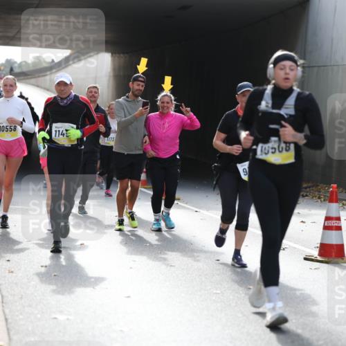 05.10.2025 - 20. swb-Marathon Bremen Michael Strokosch http://msf.ph/oto/9207961 05.10.2025 10:56:02 Laufen 95, 10558, 114, 1173, 9, 50 meine-sportfotos.de
