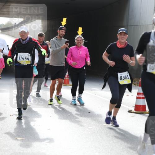 05.10.2025 - 20. swb-Marathon Bremen Michael Strokosch http://msf.ph/oto/9207968 05.10.2025 10:56:03 Laufen 10558, 11454, 11733, 9363, 18508 meine-sportfotos.de