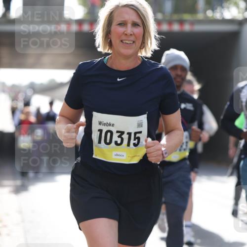 05.10.2025 - 20. swb-Marathon Bremen Michael Strokosch http://msf.ph/oto/9207976 05.10.2025 11:02:55 Laufen 10315, 8554 meine-sportfotos.de