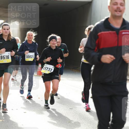 05.10.2025 - 20. swb-Marathon Bremen Michael Strokosch http://msf.ph/oto/9208001 05.10.2025 10:56:07 Laufen 98, 9516, 10821, 11732, 00 meine-sportfotos.de