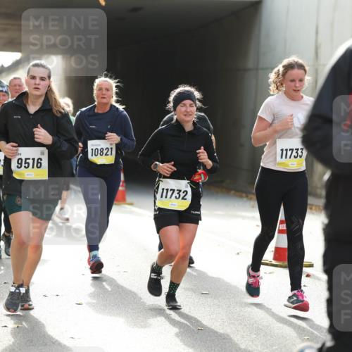 05.10.2025 - 20. swb-Marathon Bremen Michael Strokosch http://msf.ph/oto/9208003 05.10.2025 10:56:08 Laufen 98, 9516, 10821, 11732, 11733, 35 meine-sportfotos.de