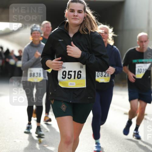 05.10.2025 - 20. swb-Marathon Bremen Michael Strokosch http://msf.ph/oto/9208012 05.10.2025 10:56:09 Laufen 9839, 9516, 0821, 1019, 1173 meine-sportfotos.de