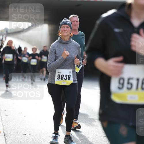 05.10.2025 - 20. swb-Marathon Bremen Michael Strokosch http://msf.ph/oto/9208014 05.10.2025 10:56:10 Laufen 9839, 9516 meine-sportfotos.de