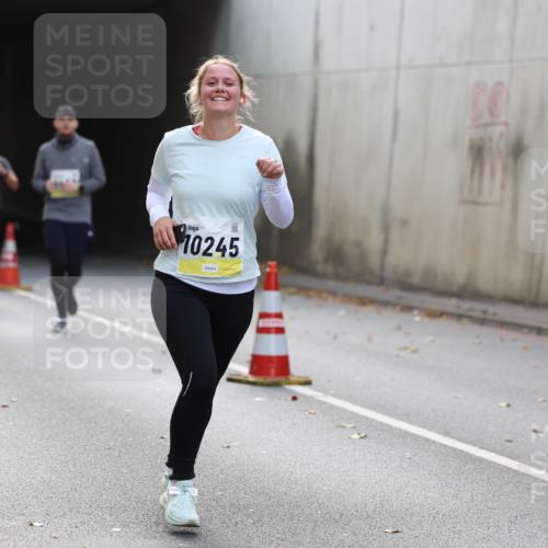 05.10.2025 - 20. swb-Marathon Bremen Michael Strokosch http://msf.ph/oto/9208015 05.10.2025 11:03:06 Laufen 10245 meine-sportfotos.de