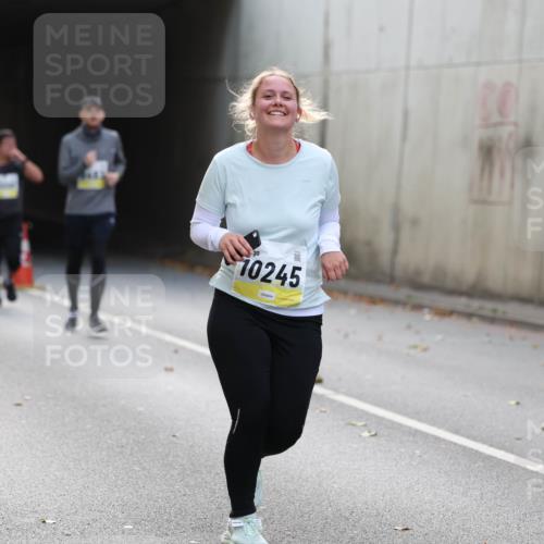 05.10.2025 - 20. swb-Marathon Bremen Michael Strokosch http://msf.ph/oto/9208017 05.10.2025 11:03:06 Laufen 10245 meine-sportfotos.de