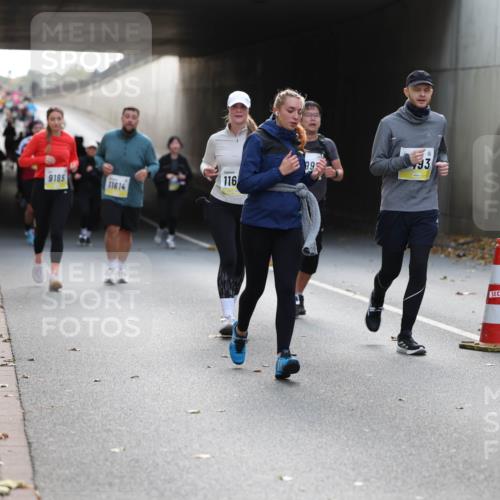 05.10.2025 - 20. swb-Marathon Bremen Michael Strokosch http://msf.ph/oto/9208021 05.10.2025 11:03:08 Laufen 116, 9185, 11614, 99, 93 meine-sportfotos.de