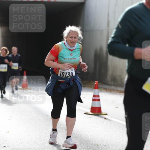 05.10.2025 - 20. swb-Marathon Bremen Michael Strokosch http://msf.ph/oto/9208022 05.10.2025 10:56:12 Laufen 10093, 201, 20, 3744, 10130 meine-sportfotos.de
