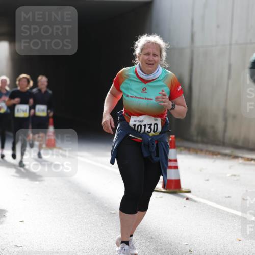 05.10.2025 - 20. swb-Marathon Bremen Michael Strokosch http://msf.ph/oto/9208023 05.10.2025 10:56:12 Laufen 10093, 3744, 10, 10130 meine-sportfotos.de