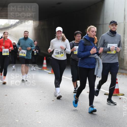 05.10.2025 - 20. swb-Marathon Bremen Michael Strokosch http://msf.ph/oto/9208024 05.10.2025 11:03:09 Laufen 9185, 11614, 11634 meine-sportfotos.de