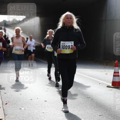 05.10.2025 - 20. swb-Marathon Bremen Michael Strokosch http://msf.ph/oto/9208032 05.10.2025 10:56:14 Laufen 11014, 10829, 10093 meine-sportfotos.de