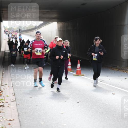 05.10.2025 - 20. swb-Marathon Bremen Michael Strokosch http://msf.ph/oto/9208057 05.10.2025 11:03:14 Laufen 976, 8533, 109 meine-sportfotos.de