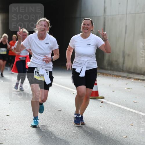 05.10.2025 - 20. swb-Marathon Bremen Michael Strokosch http://msf.ph/oto/9208058 05.10.2025 10:56:20 Laufen 1504, 9841, 10 meine-sportfotos.de