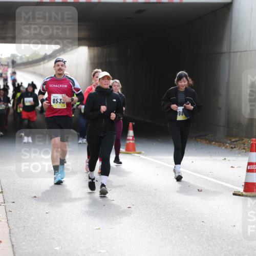 05.10.2025 - 20. swb-Marathon Bremen Michael Strokosch http://msf.ph/oto/9208059 05.10.2025 11:03:15 Laufen 8535, 98 meine-sportfotos.de