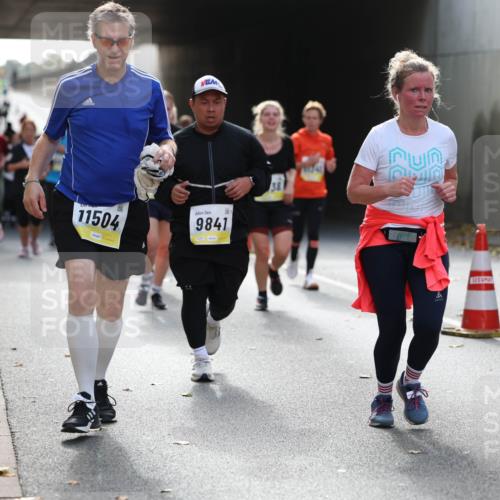 05.10.2025 - 20. swb-Marathon Bremen Michael Strokosch http://msf.ph/oto/9208073 05.10.2025 10:56:23 Laufen 11504, 9841, 6 meine-sportfotos.de